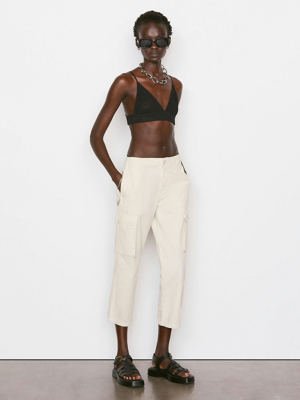 pants full body view alt:hover